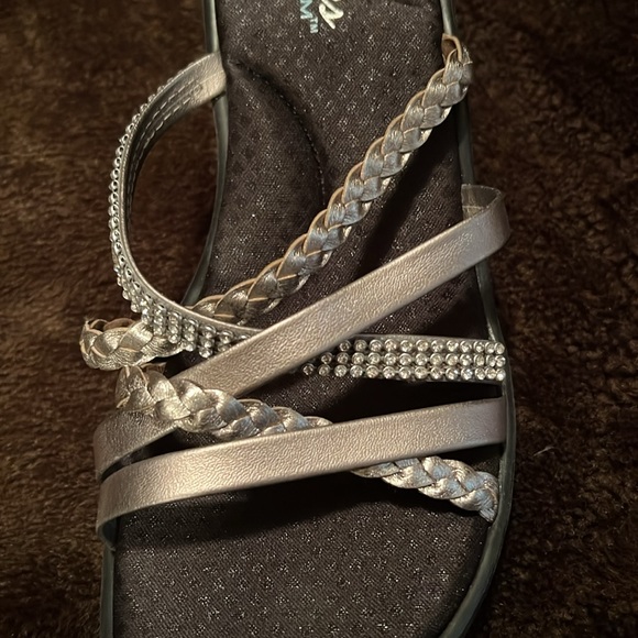 🖤PRICE DROP🖤Sketchers Memory Foam Sandals 2 inch heel. Excellent SIZE 10 🖤🩶 - Picture 3 of 6